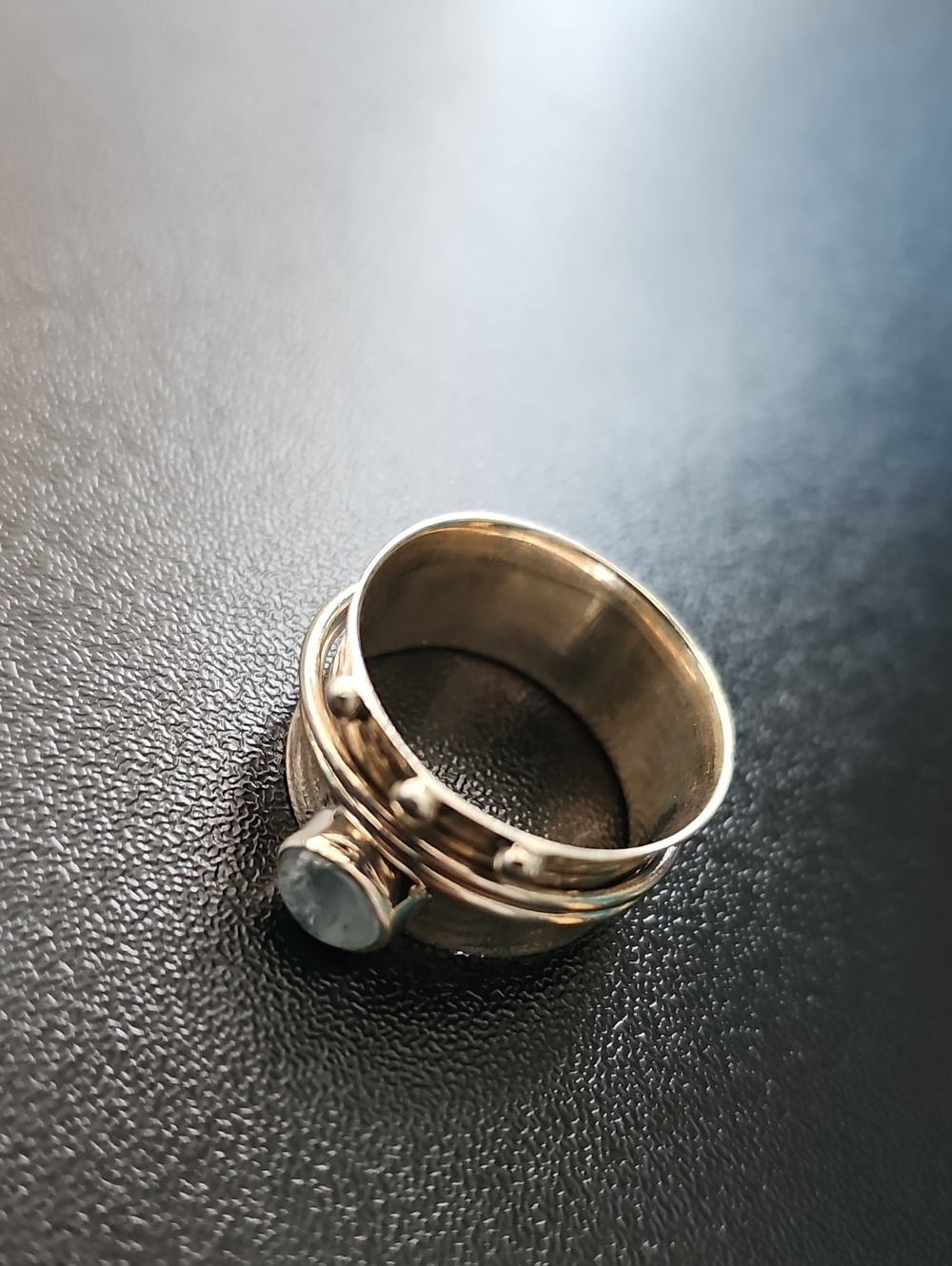 Sterling Silver Textured Spinner Ring with Pale Blue Gemstone Size 10 - Picture 4 of 5